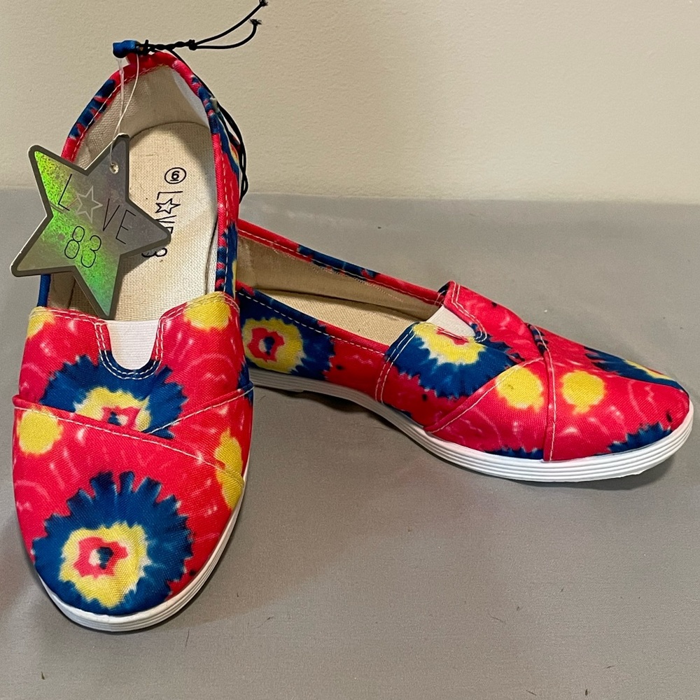 Love83 Rainbow Tie Dye Slip-On Canvas Shoes - size 6